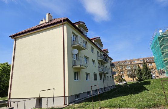 Zateplení obvodového pláště a rekonstrukce balkonů BD Jungmannova 870,872, Kuřim